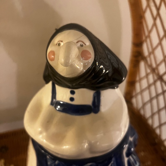 Strega Nona Vintage Cookie Jar - Picture 9 of 10